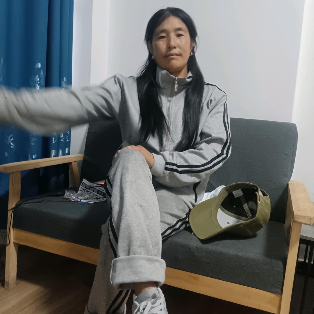AA王芳