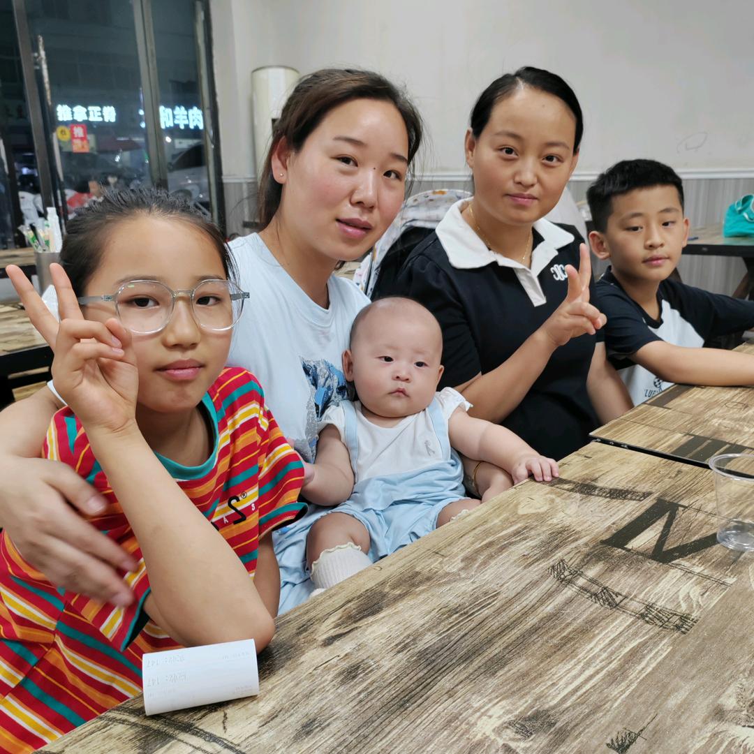 周，，家有俩女