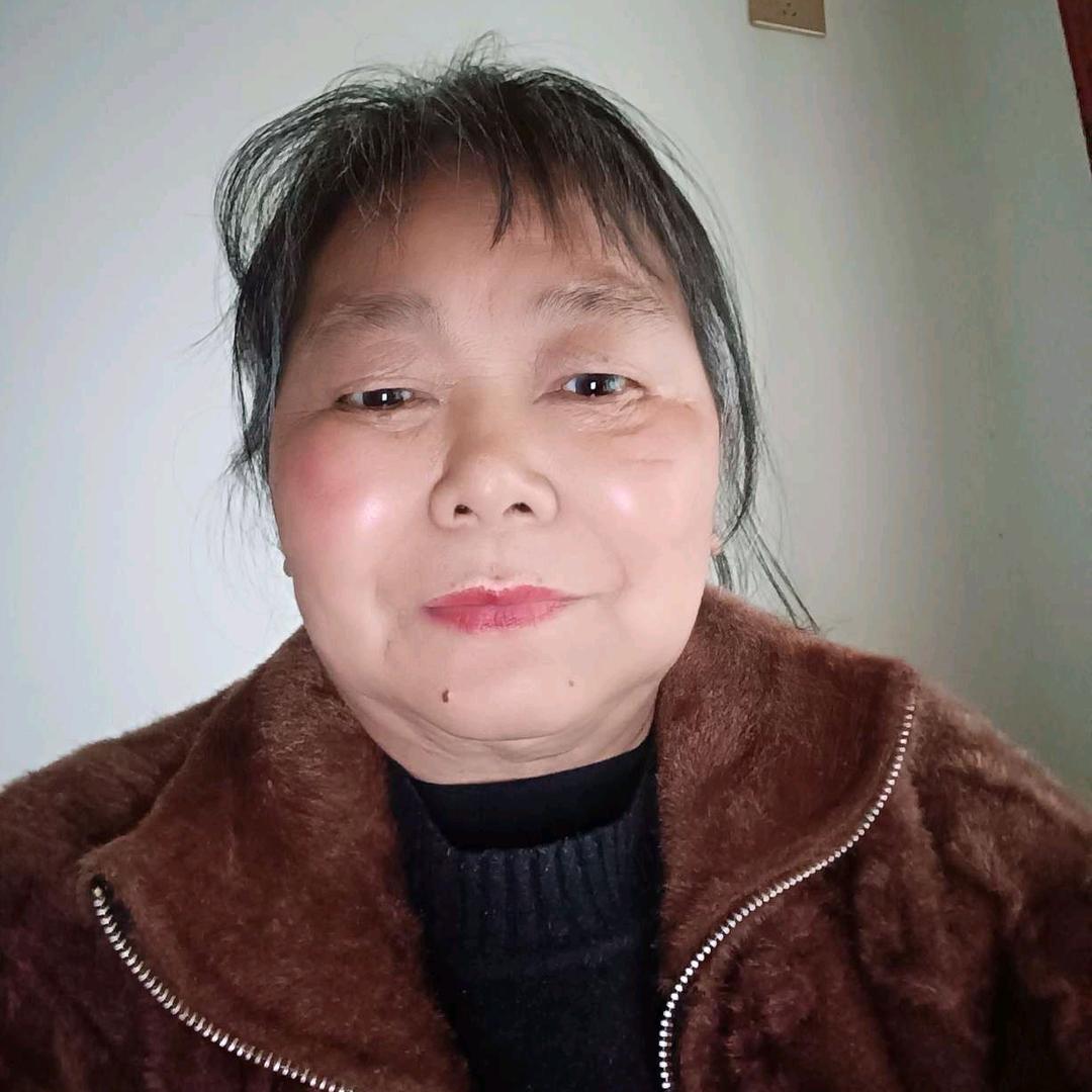 唐英英，下午好两点十分开播