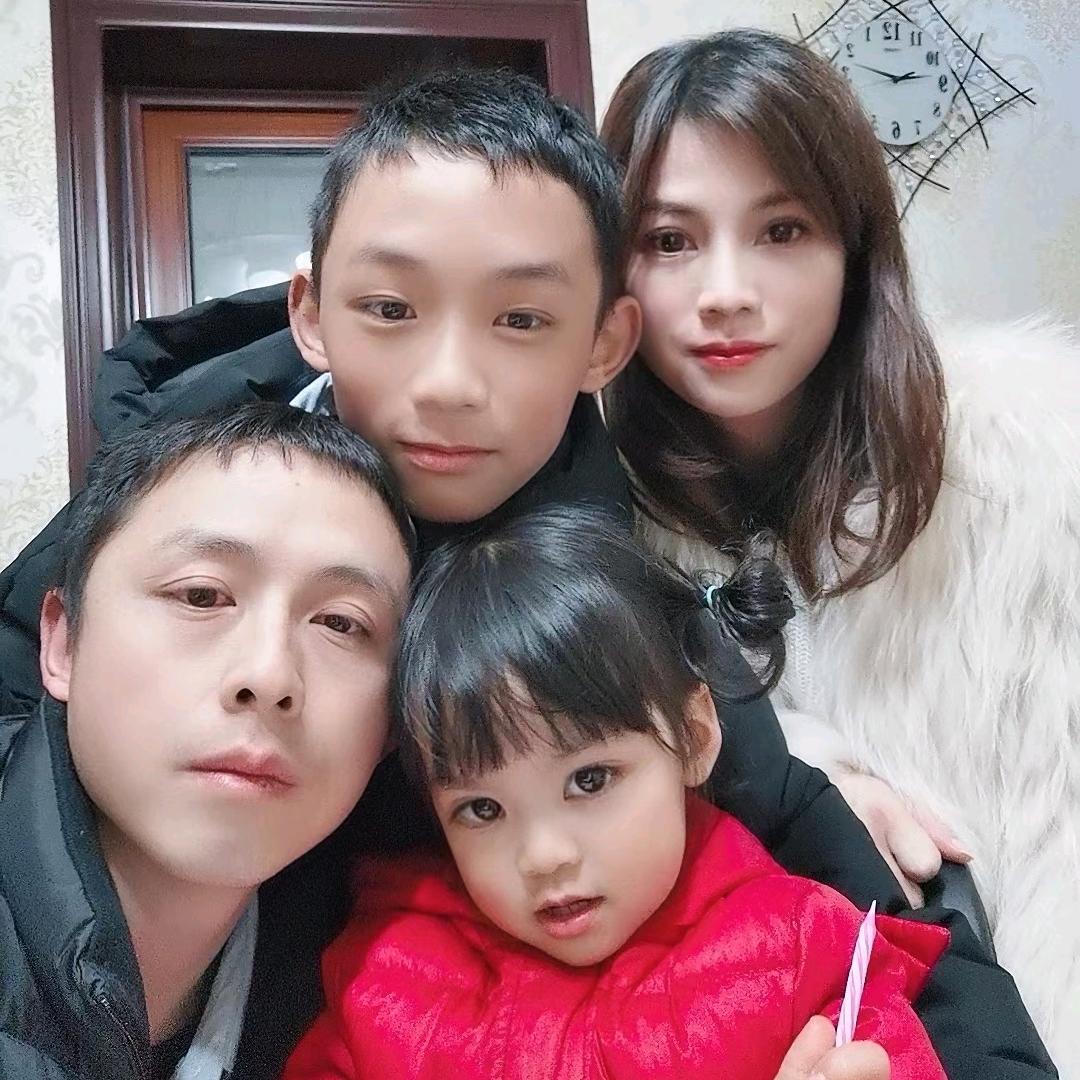 小昕昕lucky一家人