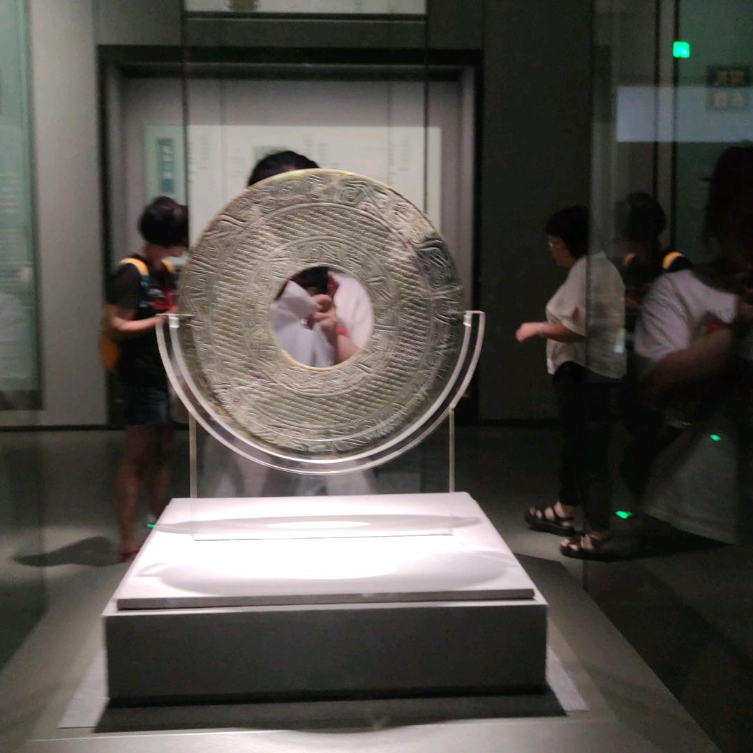 与强同行