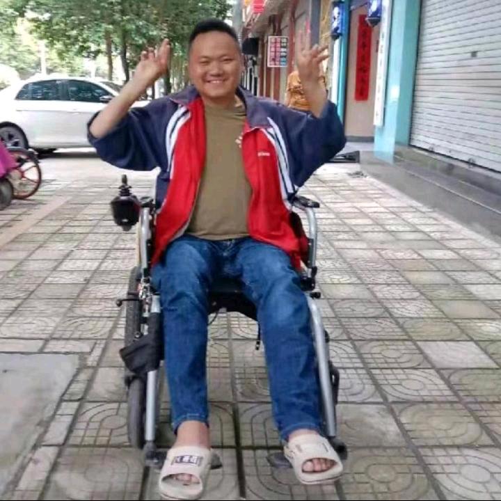 云南轮椅哥