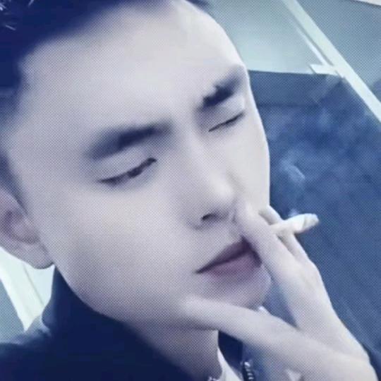 ¥ 王 $