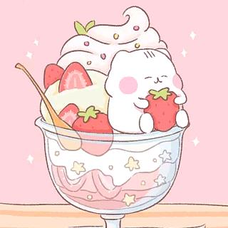 草莓冰淇淋咬一口