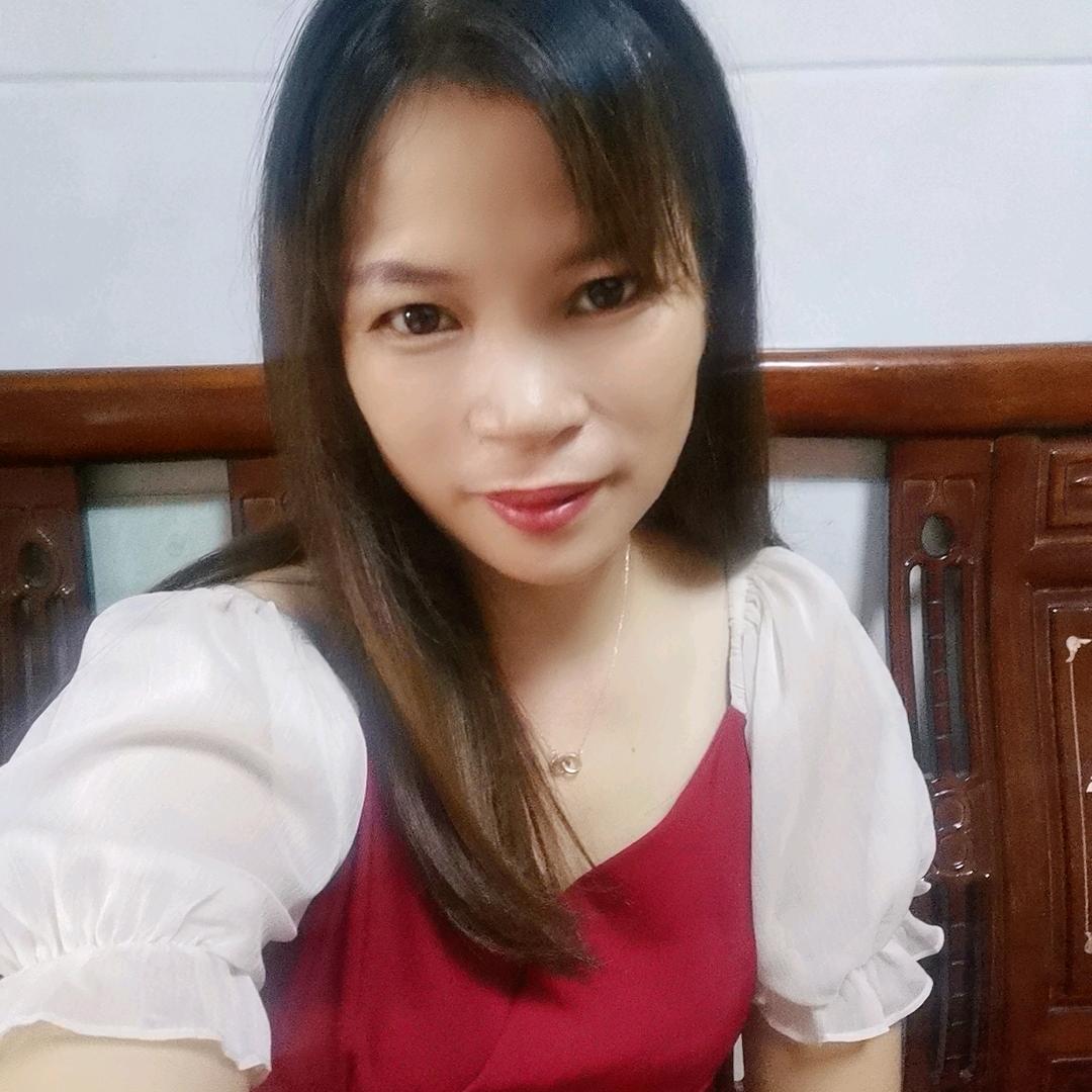 小琼。晚9:36正在直播首播。
