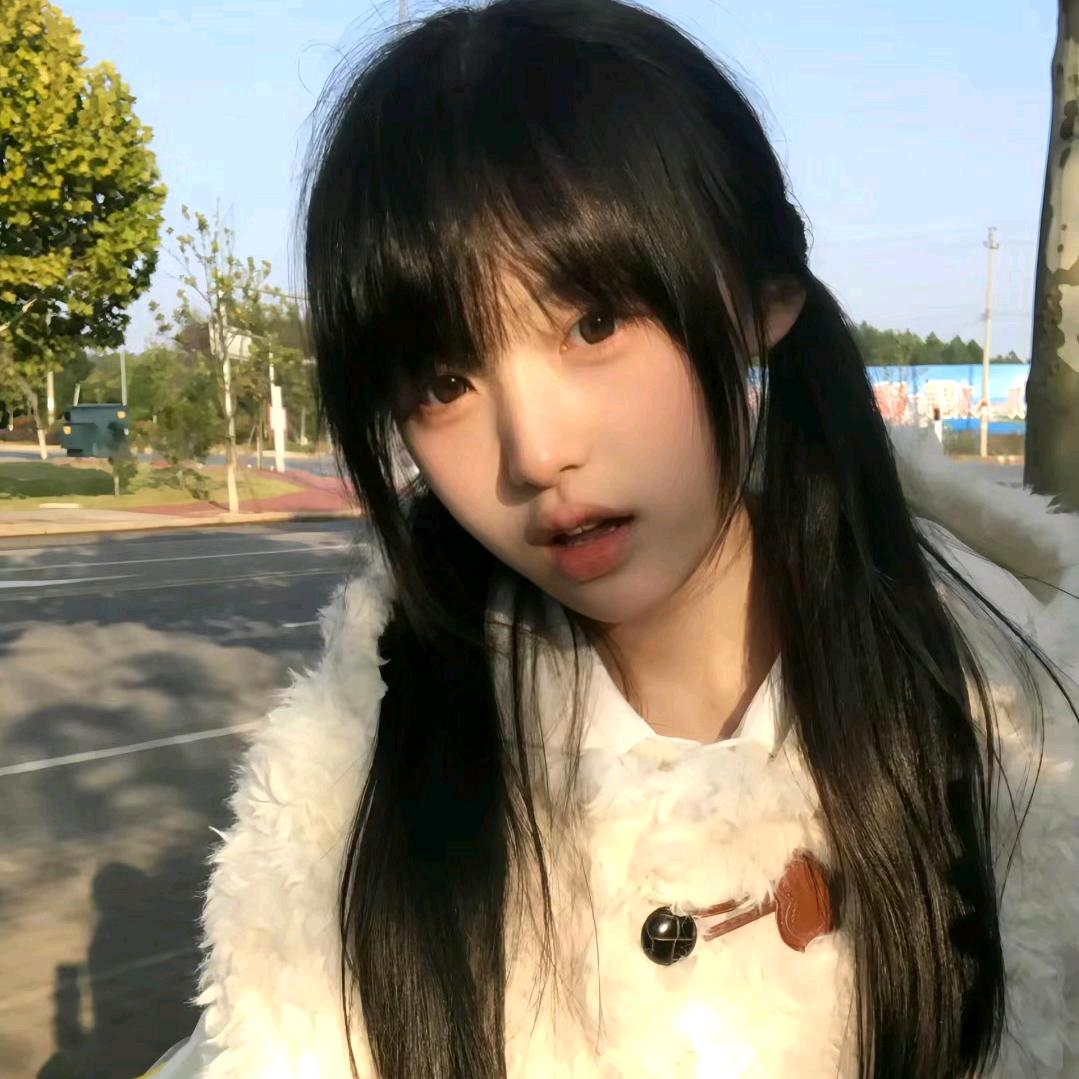 小时候的我是二次元现在的我是现充