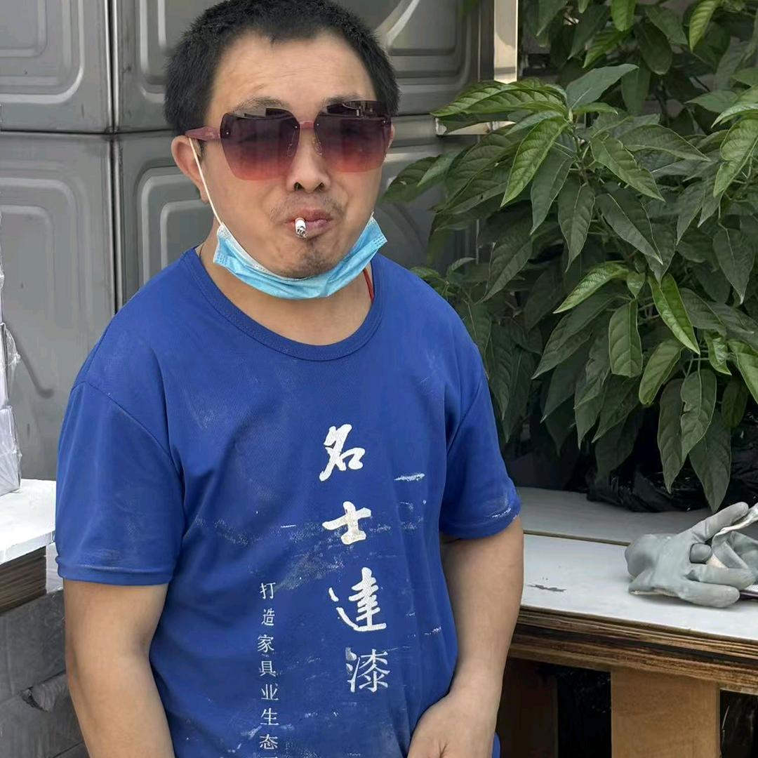 单身帅哥(每天晚上19：00首播）