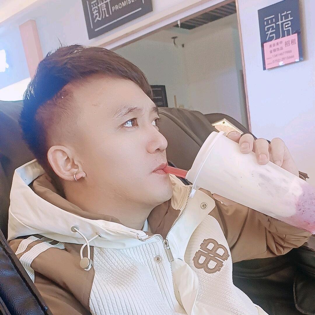 灯火辉煌。