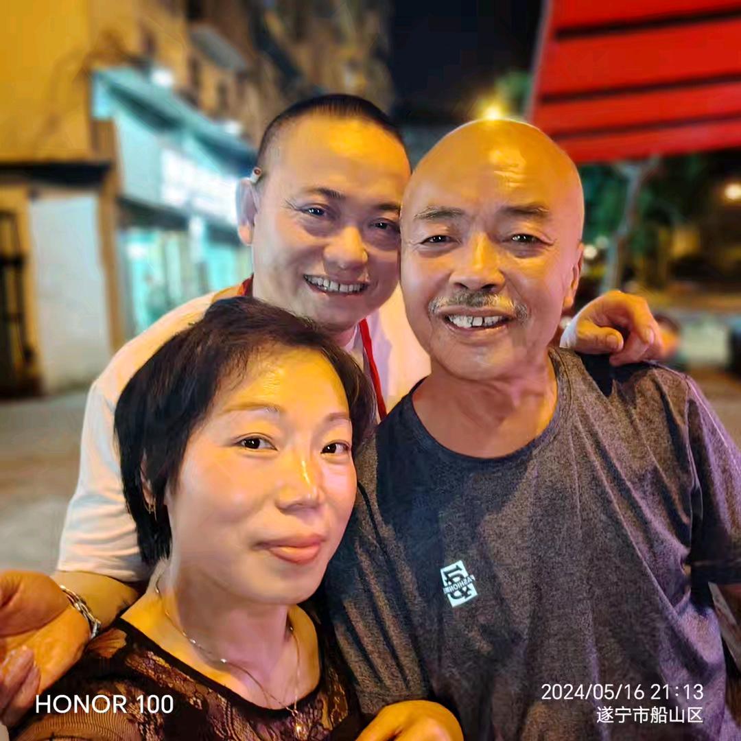 颜烧腊一日为师❤️终生为父机场小区