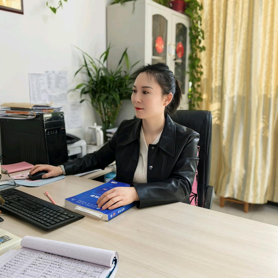 李君宁