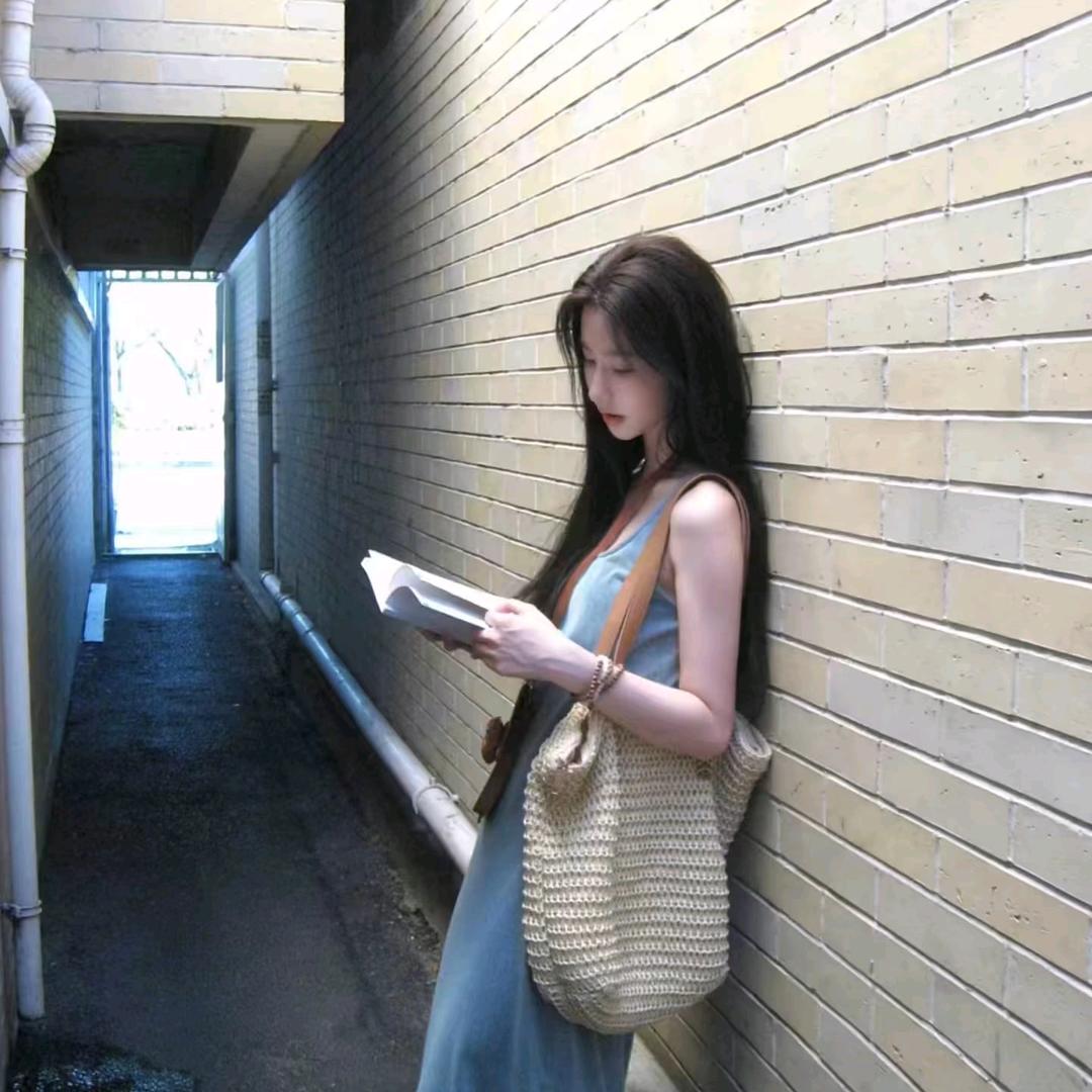 小Y.