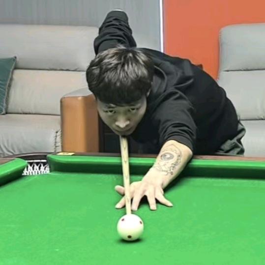 小麻子、🦈🦈