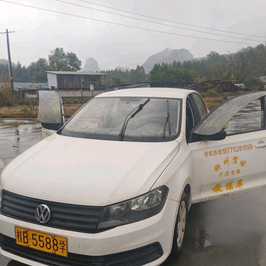 兴通驾校金牌贾教练