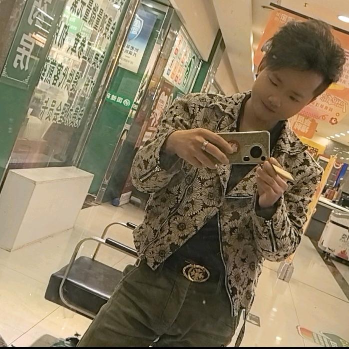 剪发小哥