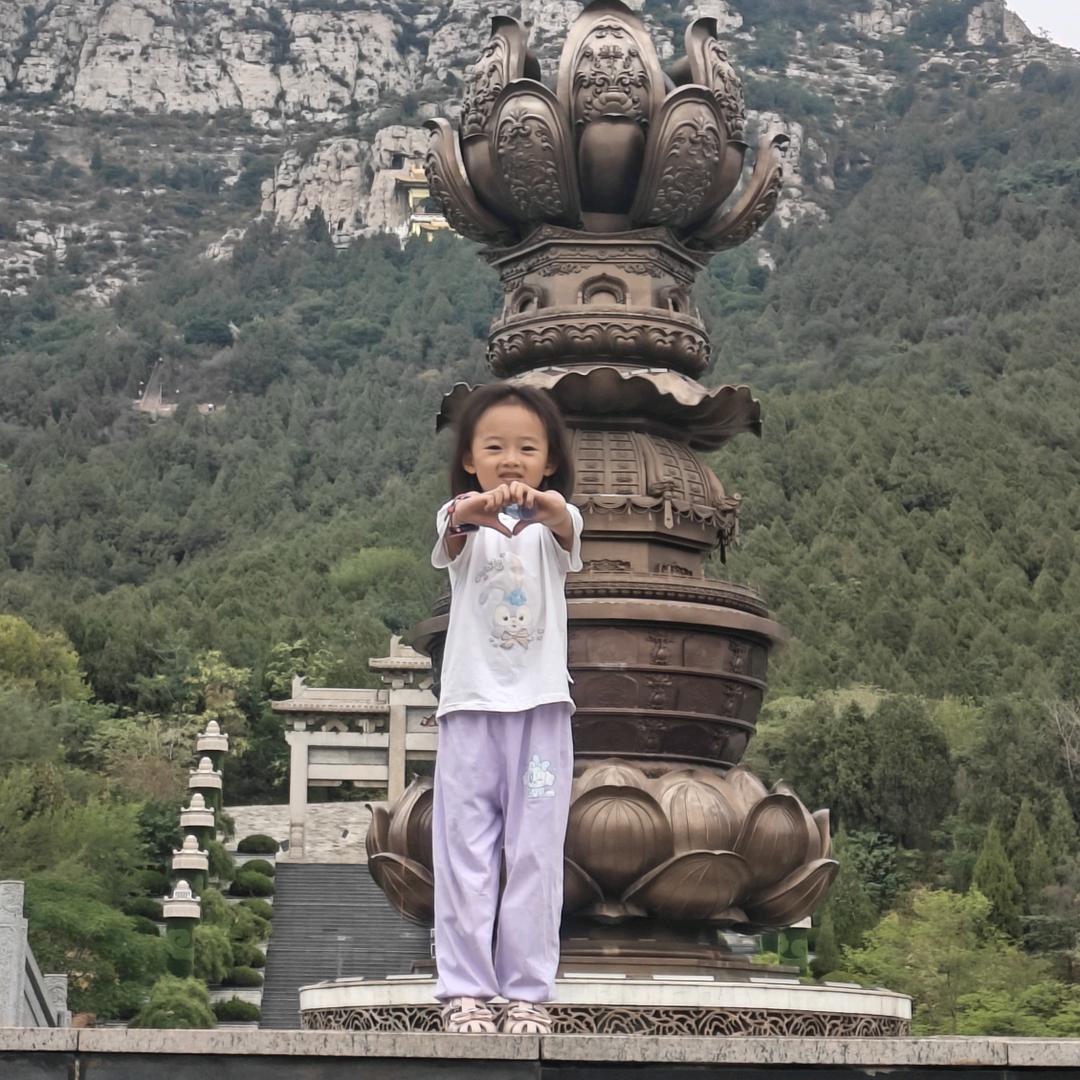 李小洛