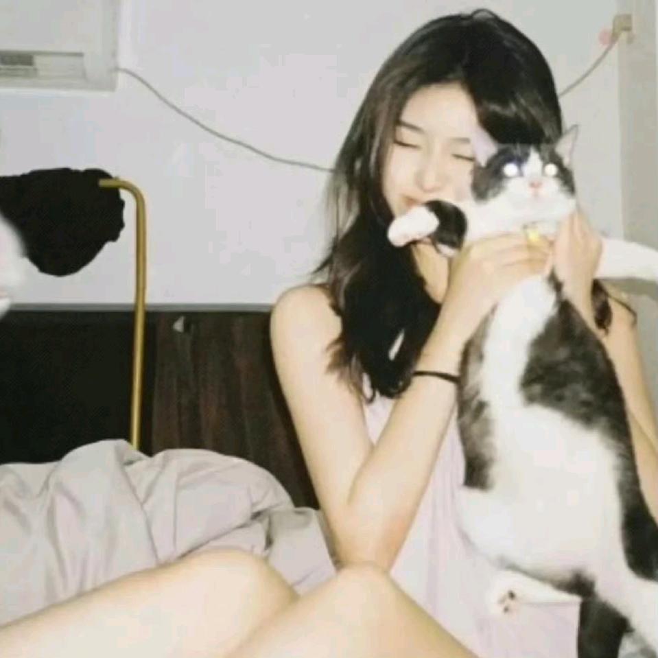伊一.