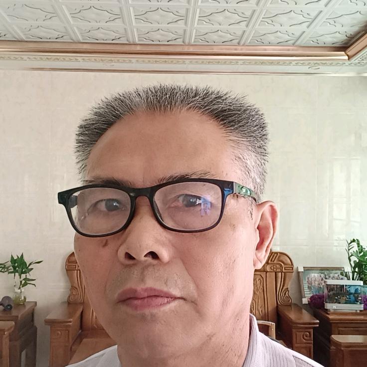 黎万里，66岁，广东。