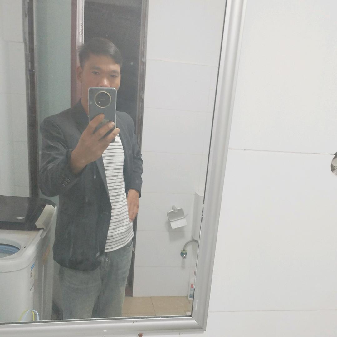 三轮车司机。