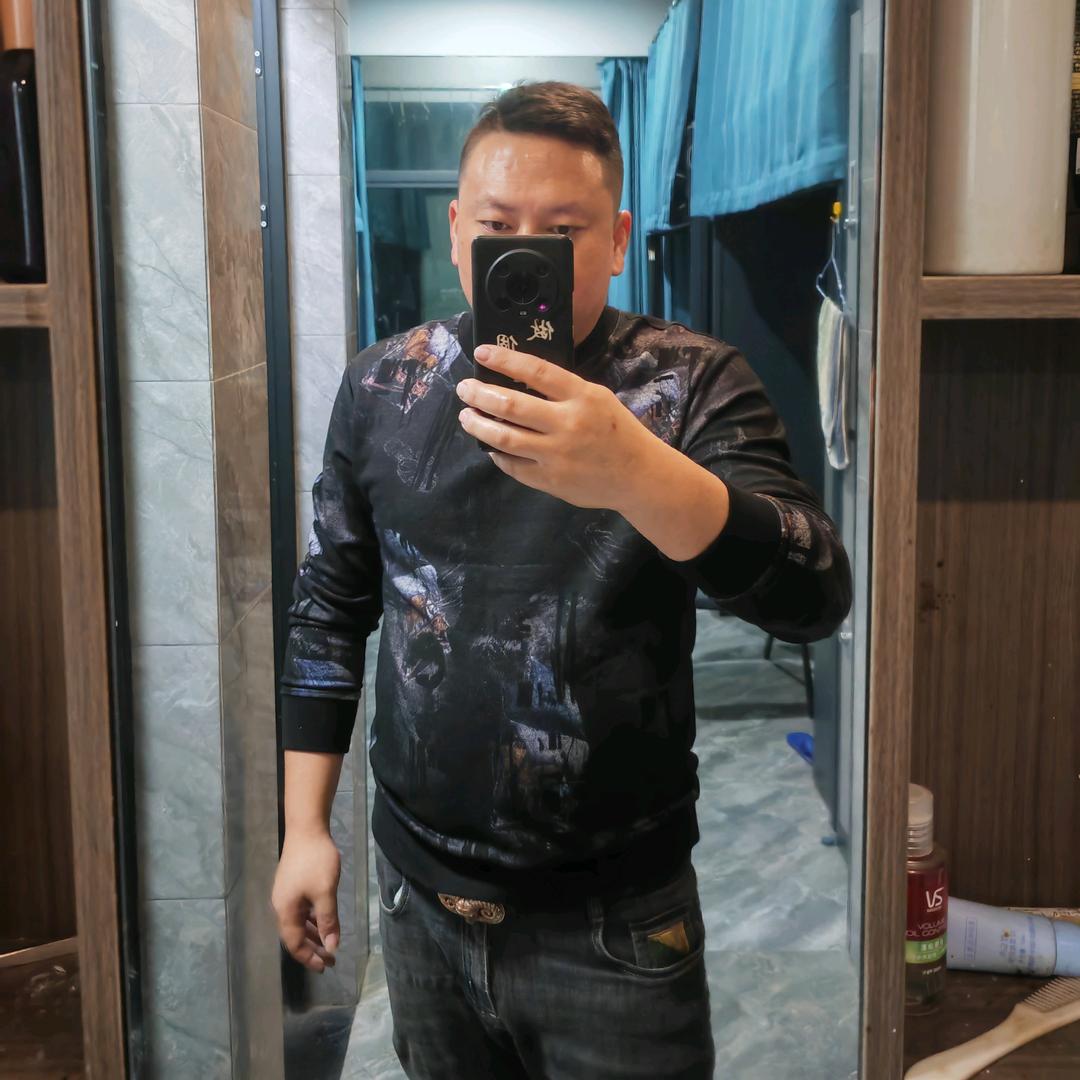 Aa。阿伟来了✨