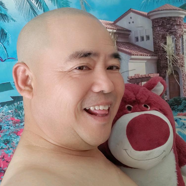西域光头强（小胖哥）