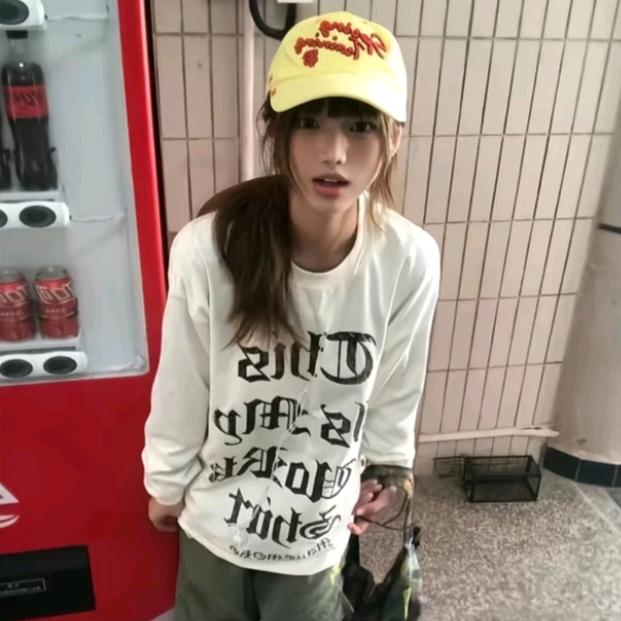 小洛.