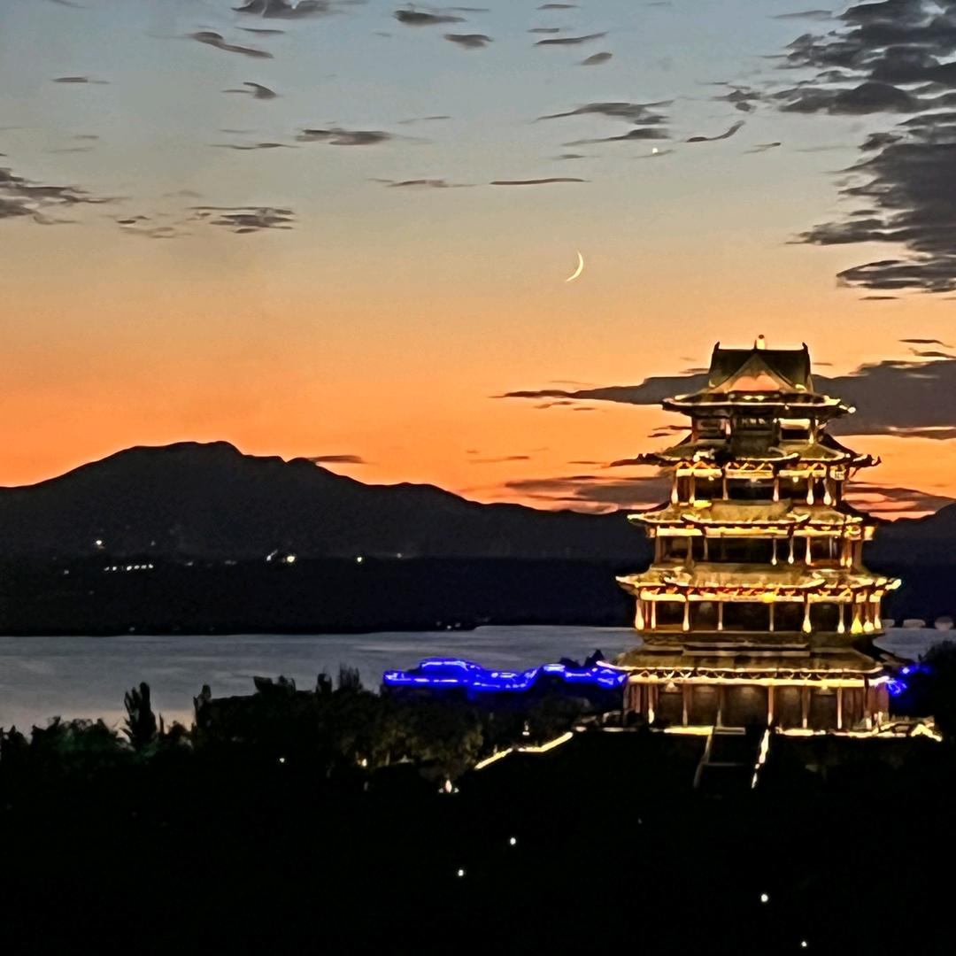 龙行龘龘