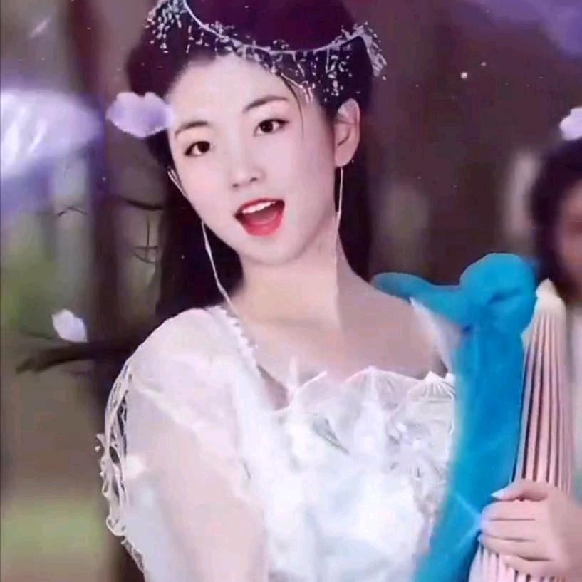 回眸🎉倾城雪晴