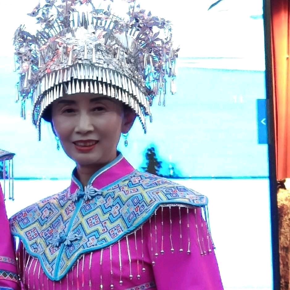 龙大姐(龙氏三姐妹)