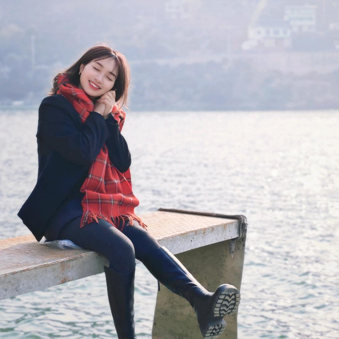 爱拍照的金花呀🌻