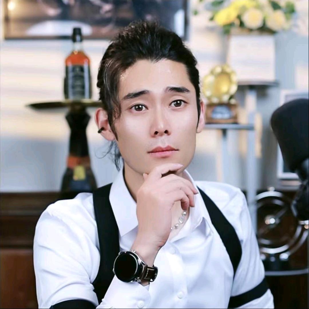 季灵凡（情感倾听）