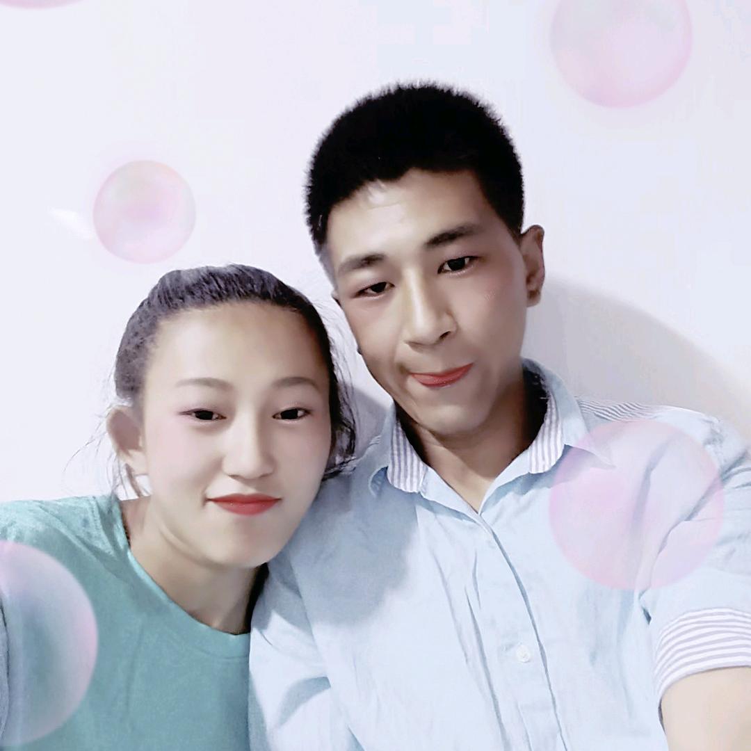 @90后残疾小夫妻