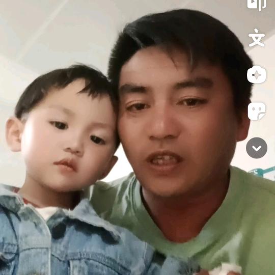 努力奋斗 胡其荣