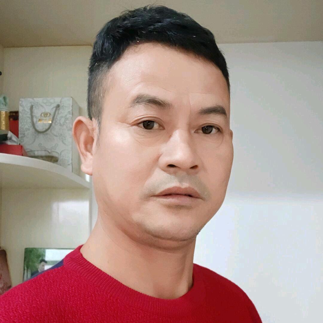 龙溪镇~玉龙防水店邹礼华七二年出生