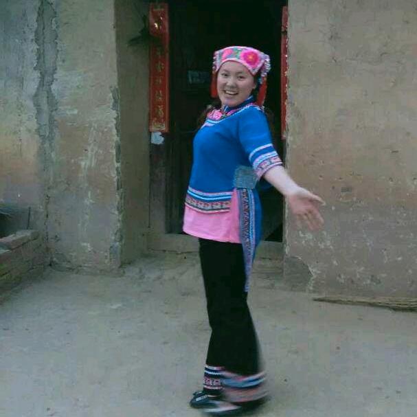 彝家  连芳