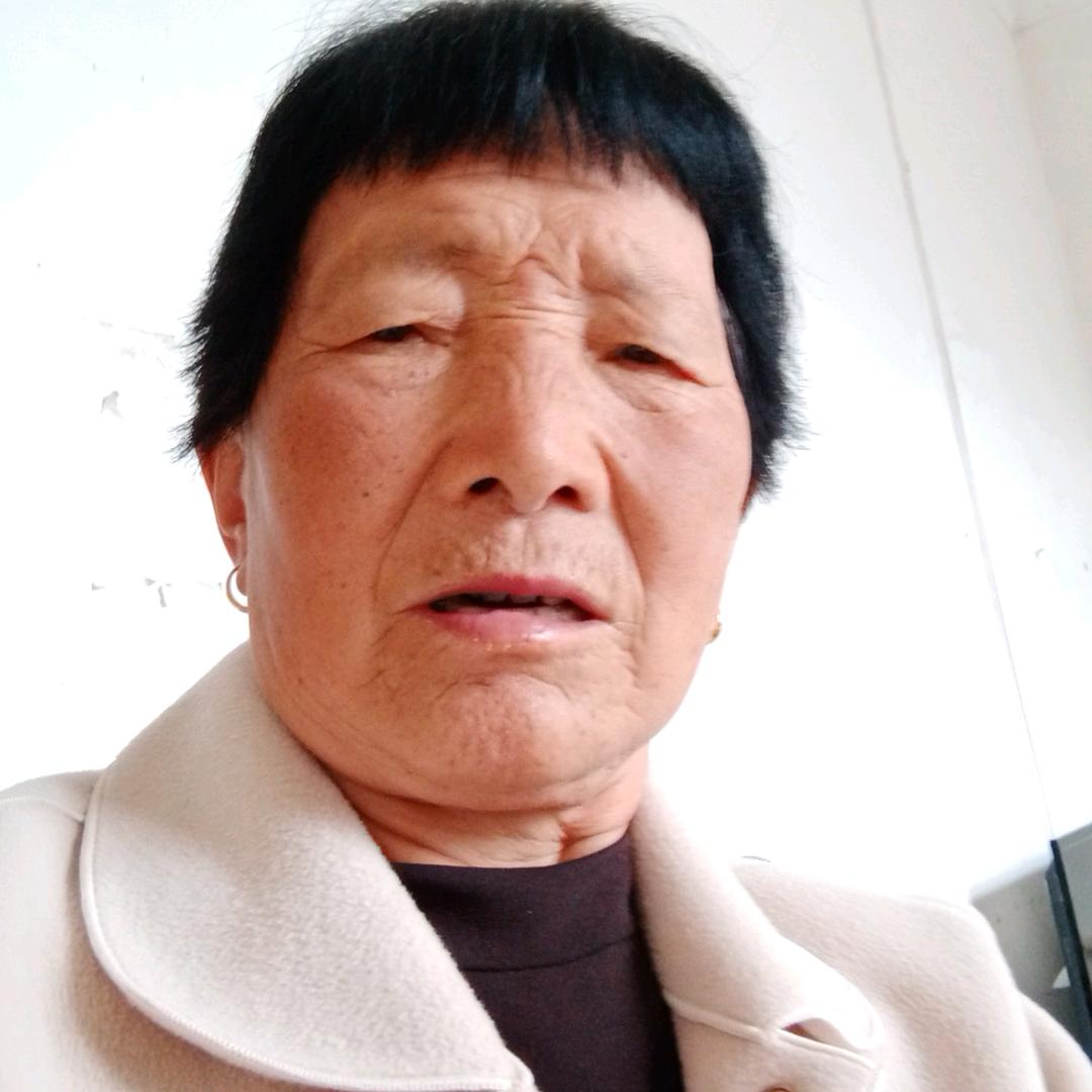 77岁农民大姐爱唱爱运动小号？