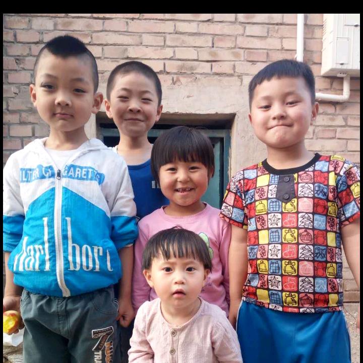 衣服穿的烂，走路走的慢