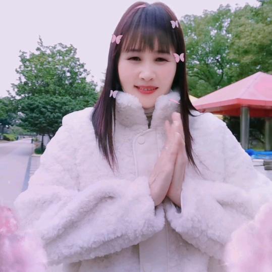 爱笑的春春