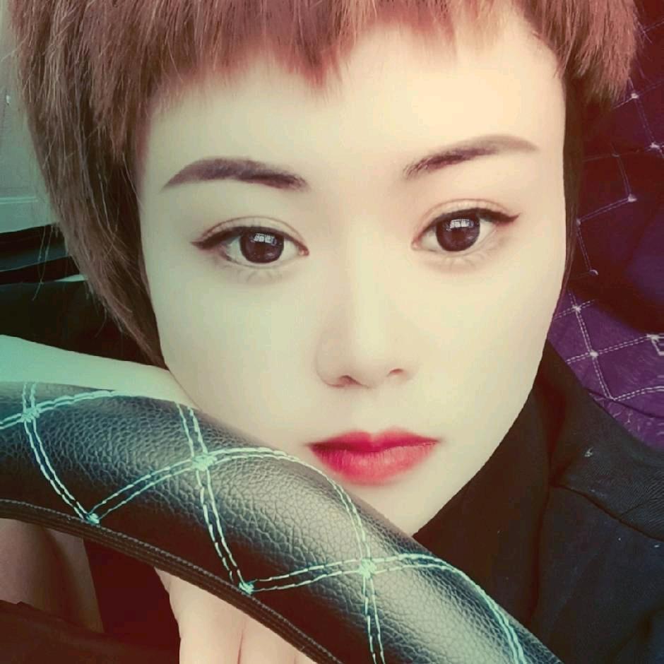 爱酒的酷妹