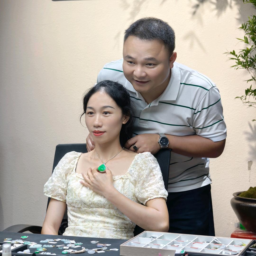金马翡翠(货主夫妇)