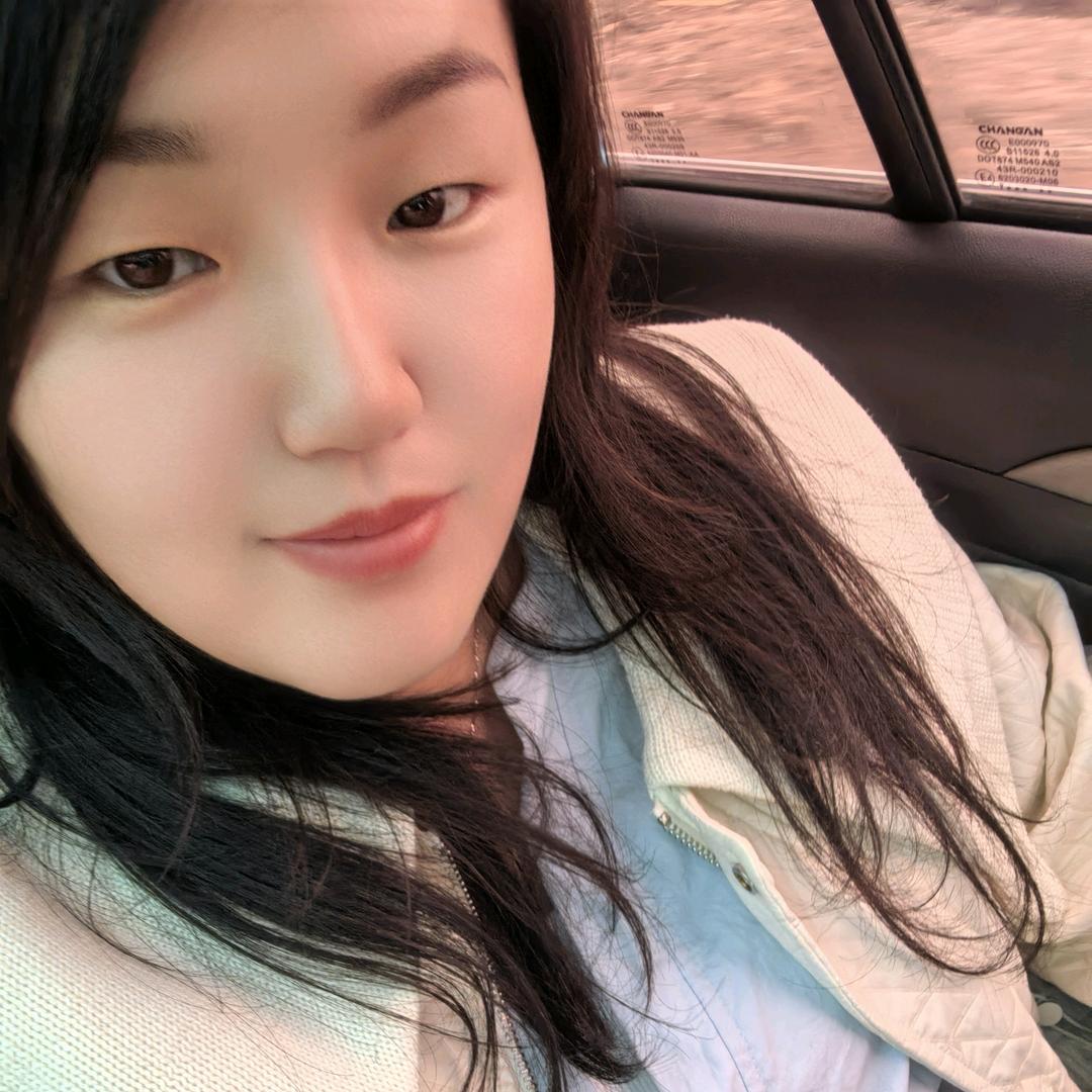 迈喷雾的小媳妇