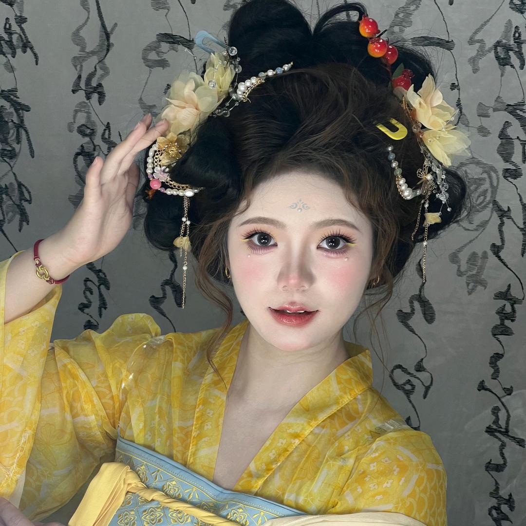 开封市明月阁汉服妆造
