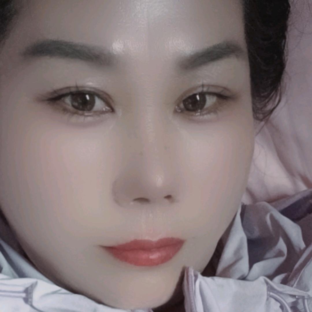英子