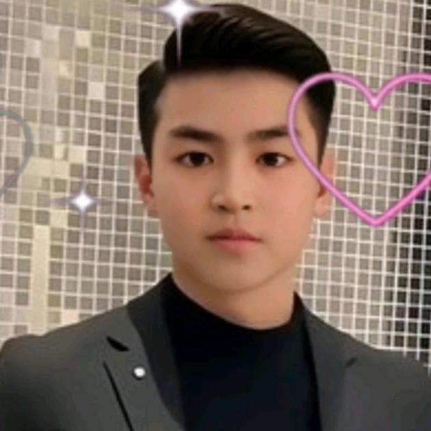 失眠的男人听伤心情歌