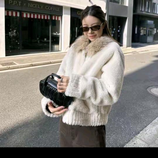 丁羊筠时尚穿搭