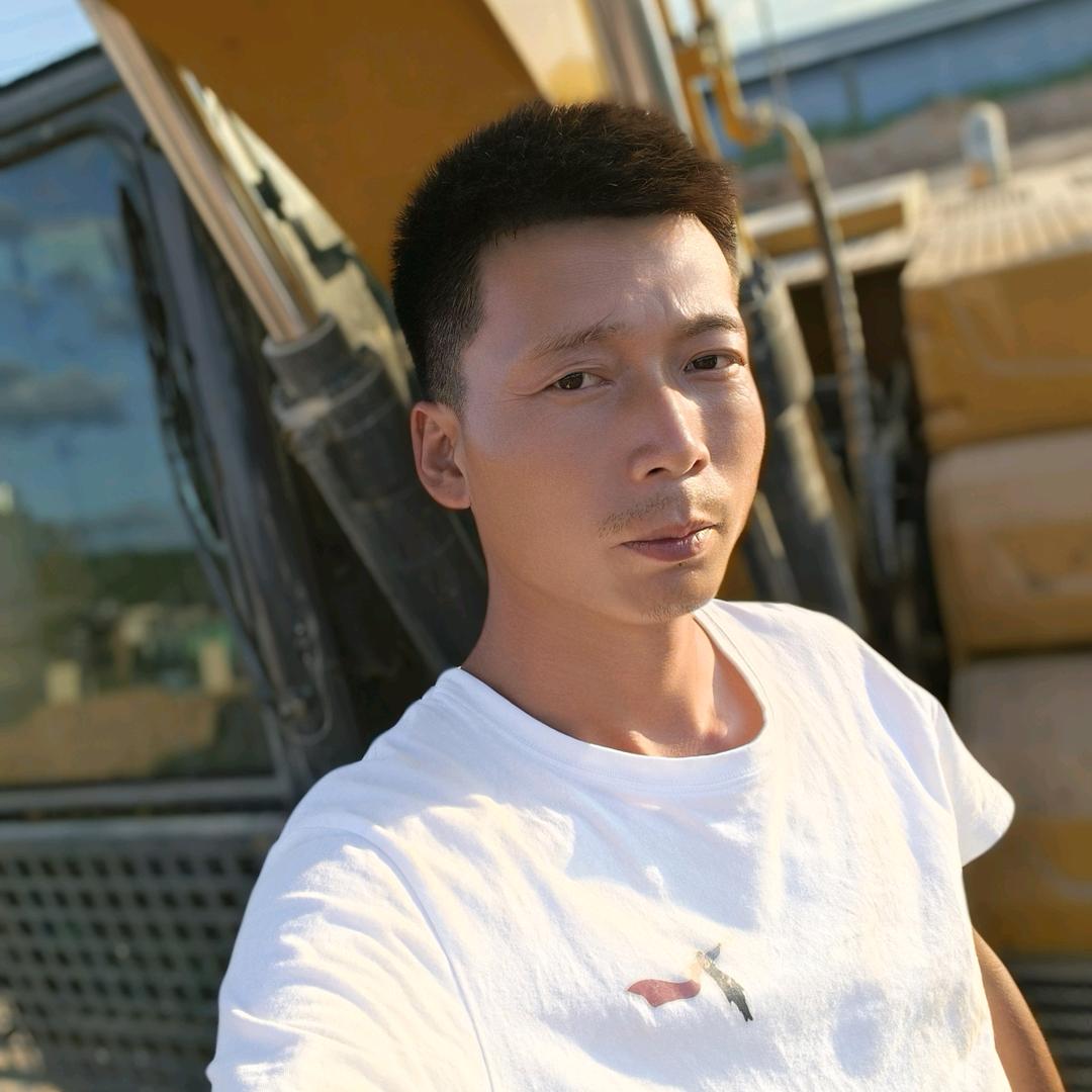小余挖机