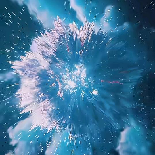 欣鞠思，墨镜里的她