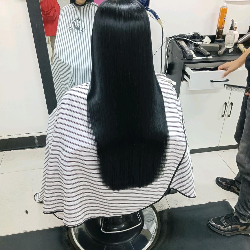 审美造型张哥收长头发