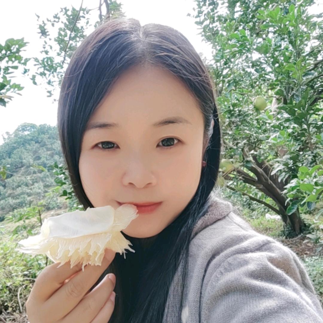 莉  莉