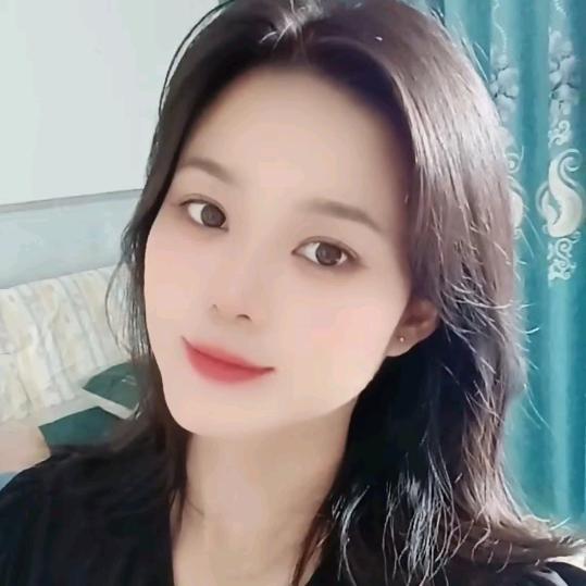 黄小芳