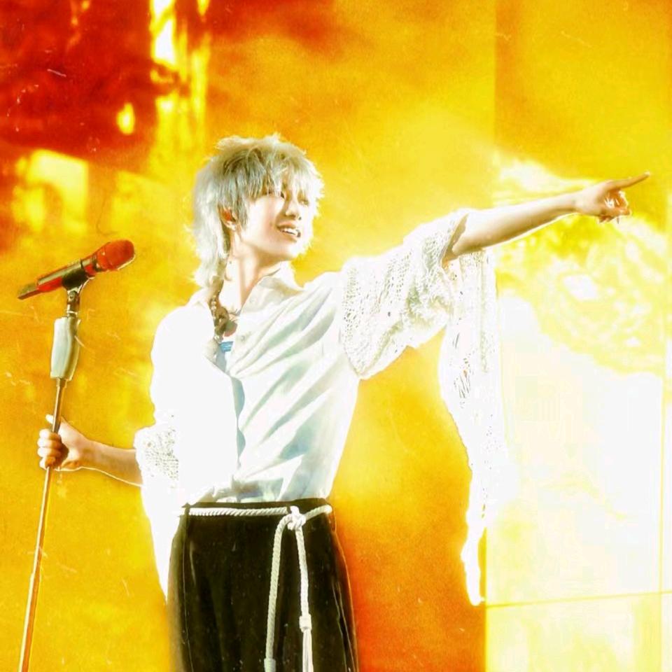 飛飛飛飛常美丽的巨兔12138